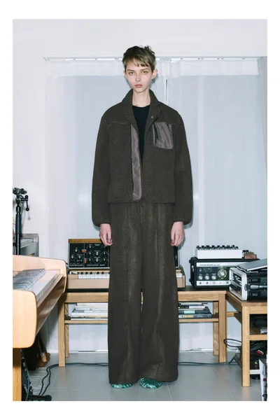 Look 16